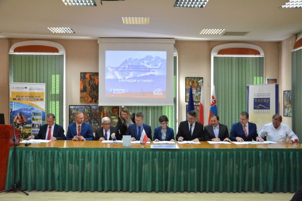 Umowa partnerska na realizację 3. etapu Szlaku wokół Tatr podpisana!